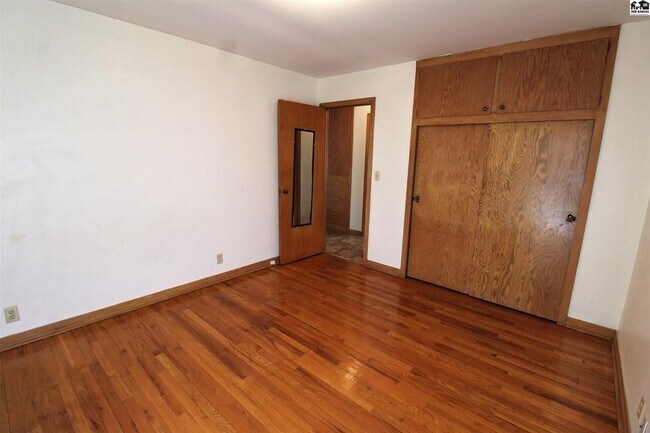 Dormitorio n.º 1 - 408 S Garfield Ave