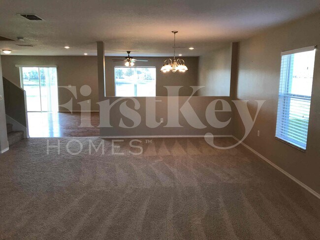 Building Photo - 5455 Sandy Shell Dr