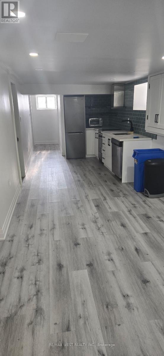 Photo du bâtiment - 450 Glenlake Ave