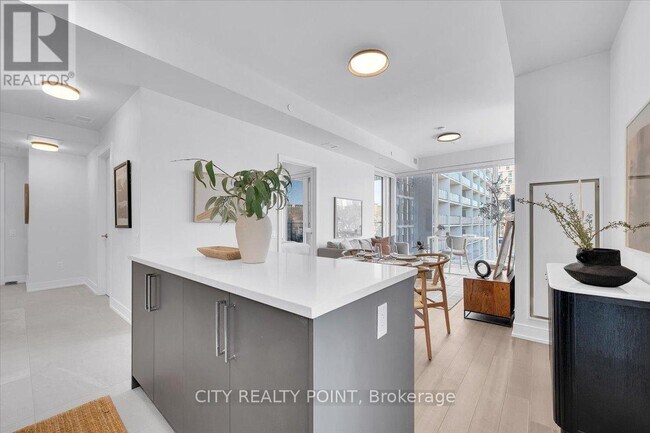 Photo du bâtiment - 664-664 Spadina Ave.