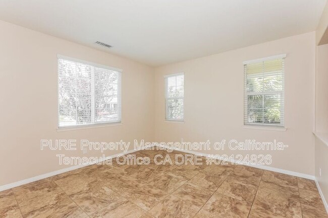 Foto del edificio - 45718 Cloudburst Ln