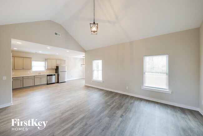 Foto del edificio - 227 Lakewood Ln