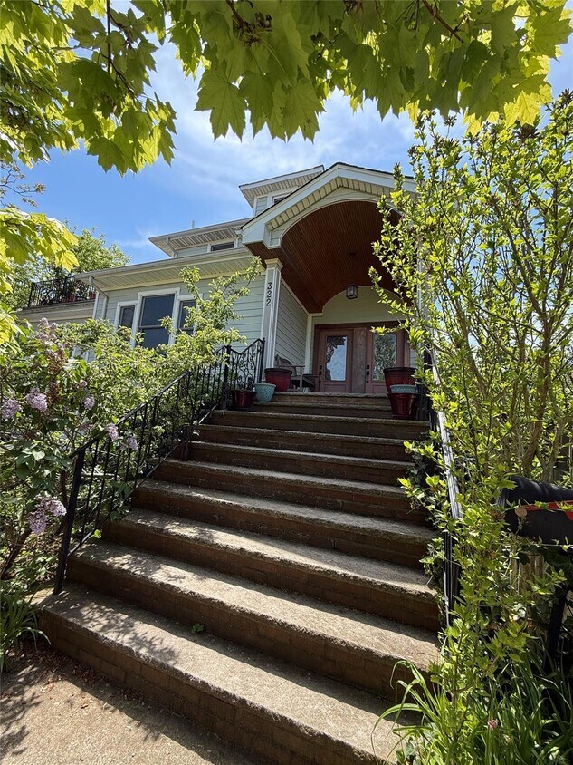 Foto principal - 322 E Beech St