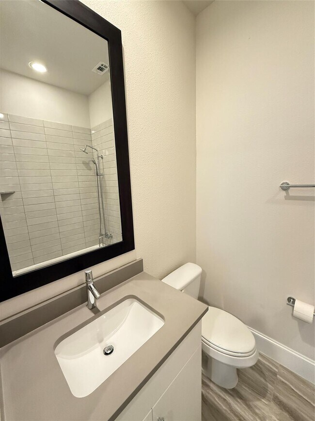 Foto del edificio - 4627 Warwood Ln