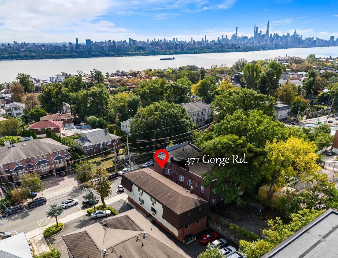 Primary Photo - 371 Gorge Rd