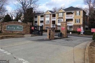 Building Photo - 225 Bentley Pl