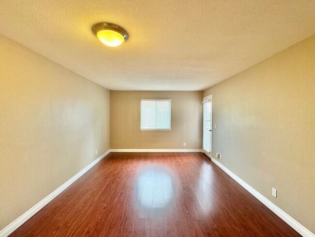 Building Photo - 3440 Lebon Dr