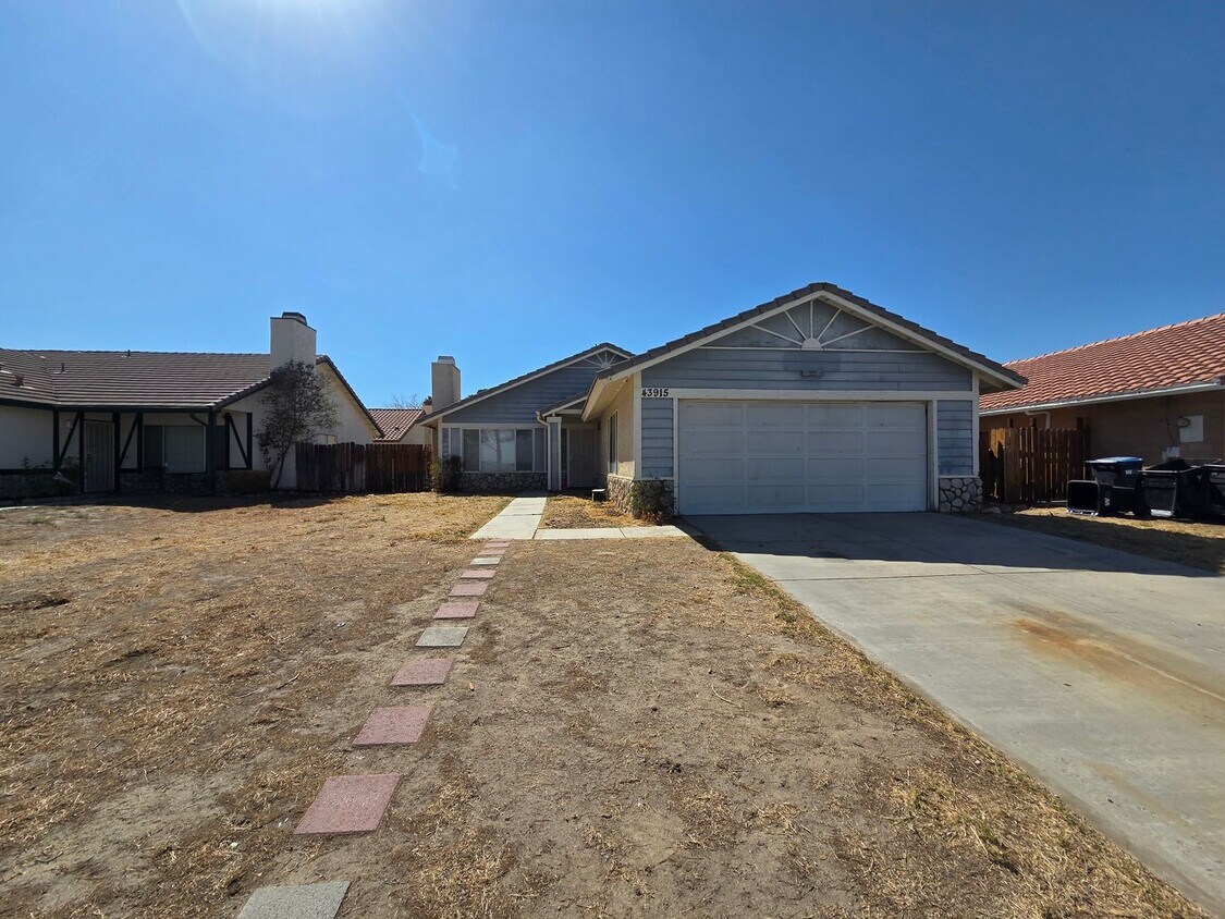 Primary Photo - New Listing!