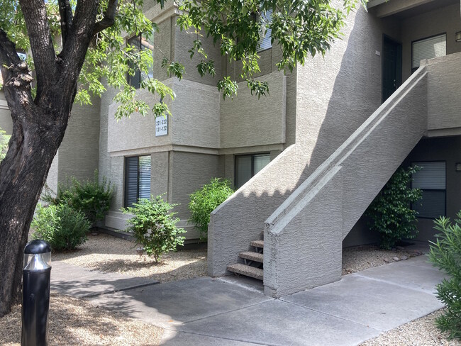 Building Photo - 9600 N 96th St