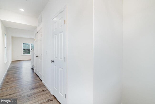 Building Photo - 7851 Briarwood Dr