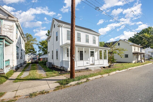Foto del edificio - 3 Bedroom 2.5 Bath Beautiful Home