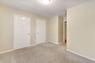 Building Photo - 10629 Royal Cavins Dr