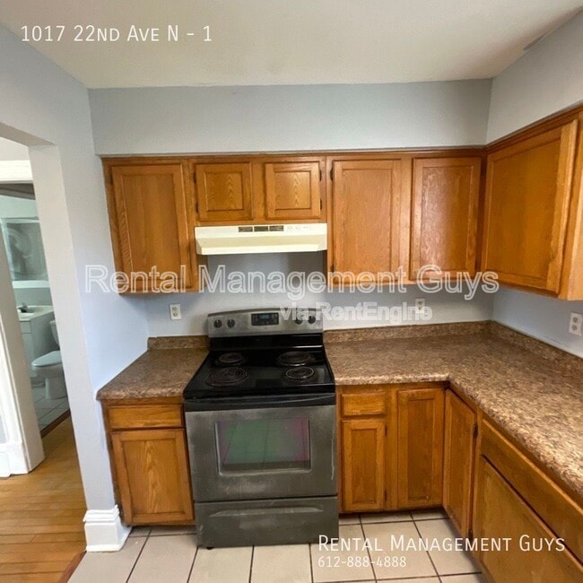 Building Photo - 1017 N 22nd Ave
