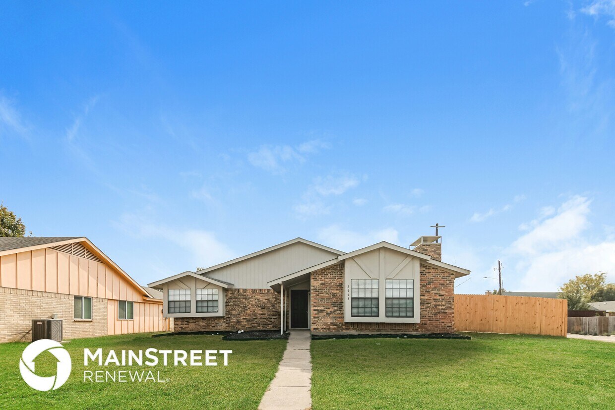 Foto principal - 2718 Holy Cross Ln