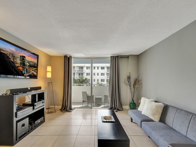 Foto del edificio - 1658 Bay Rd