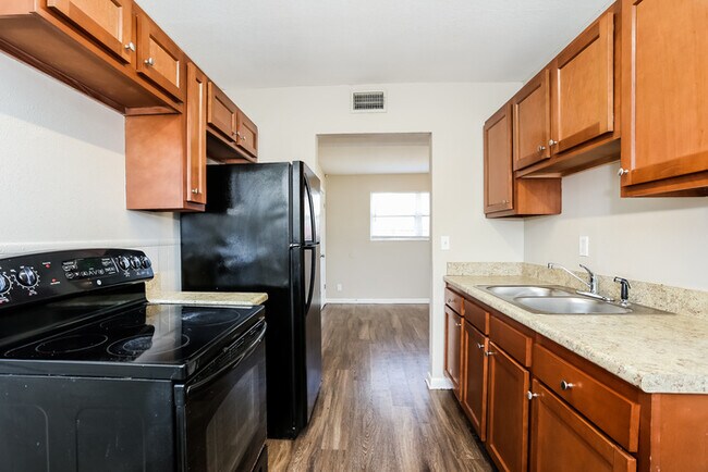 Foto del edificio - 6916 Jack Horner Ln