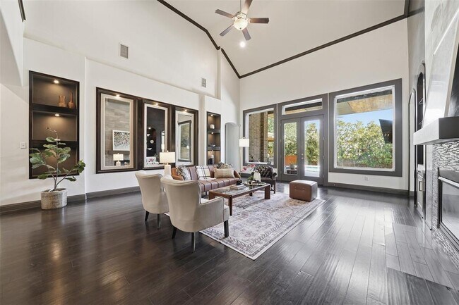 Building Photo - 8729 Vantage Point Dr
