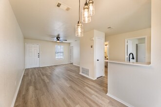 Building Photo - 5810 Redstone Dr