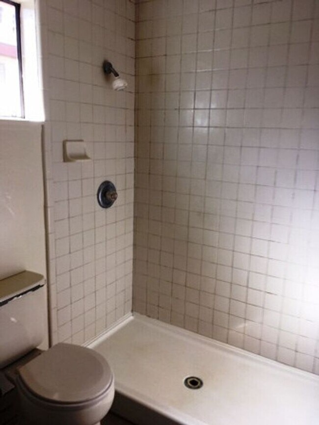 Building Photo - 1 bedroom apartment in Greenfield