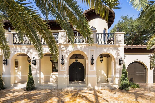 Building Photo - 6016 Leonardo St