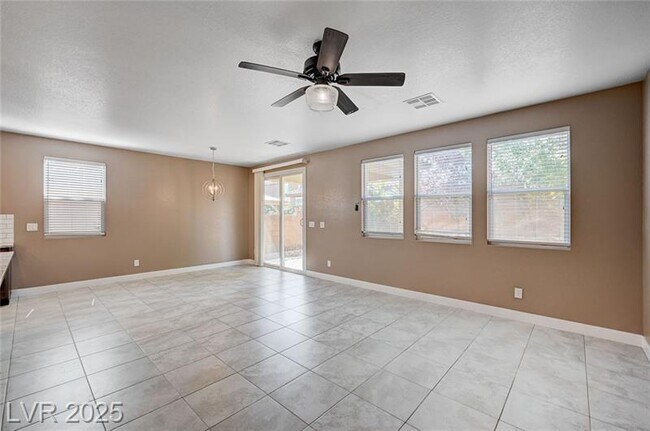 Building Photo - 9217 Valley Betica Ave