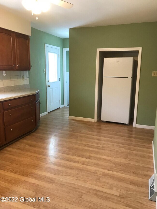 Foto del edificio - 29 Swayze Dr