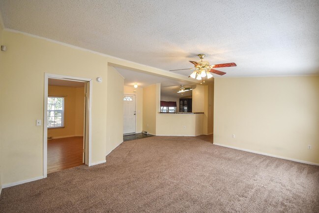 Building Photo - 215 McKoy Town Rd