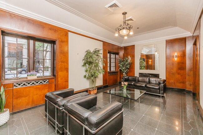 Building Photo - 1100 N Dearborn St