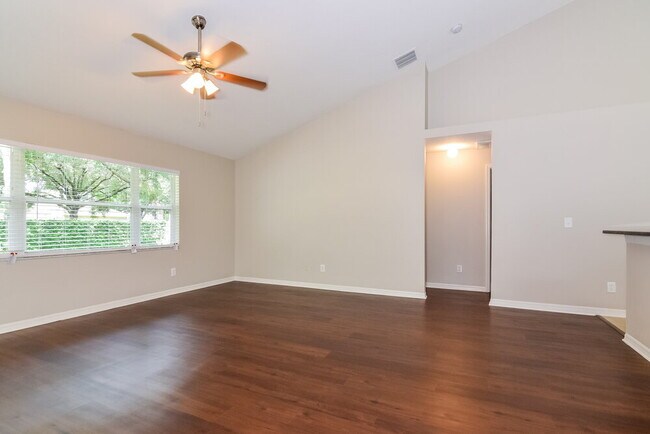 Foto del edificio - 2212 Kenwick Dr