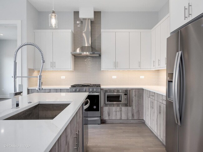 Foto del edificio - 2139 W Madison St