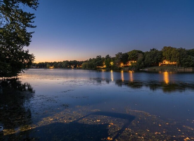 Foto del edificio - 71 Lake Shore Dr