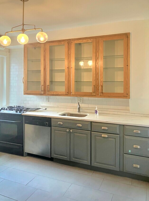 Foto principal - 1741 Kilbourne Pl NW