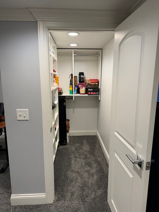 Huge Walk-in Pantry - 6511 Oliver Ave S