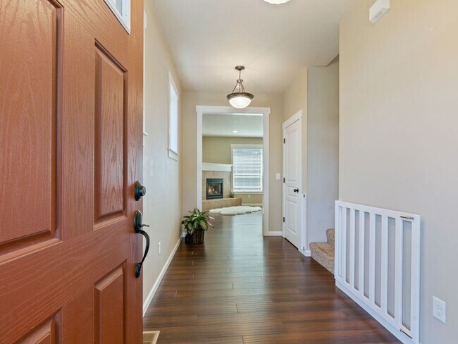 Building Photo - Beautiful Ridgefield Home