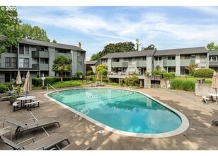 Building Photo - 8715 SW Brightfield Cir