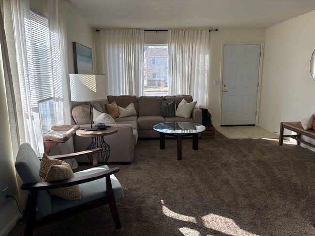 Foto del edificio - Bright & Inviting Wellington Townhome