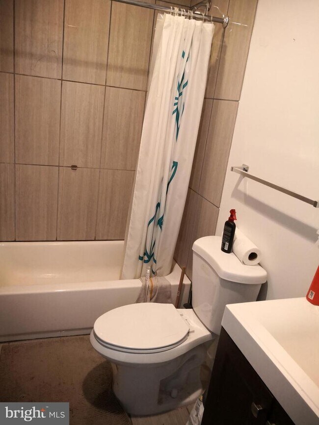 Foto del edificio - 811 N Franklin St