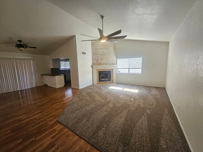 Foto del edificio - 3 Bedroom House in Bullhead City