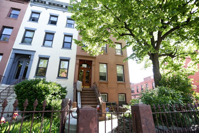 Building Photo - 413 Union St