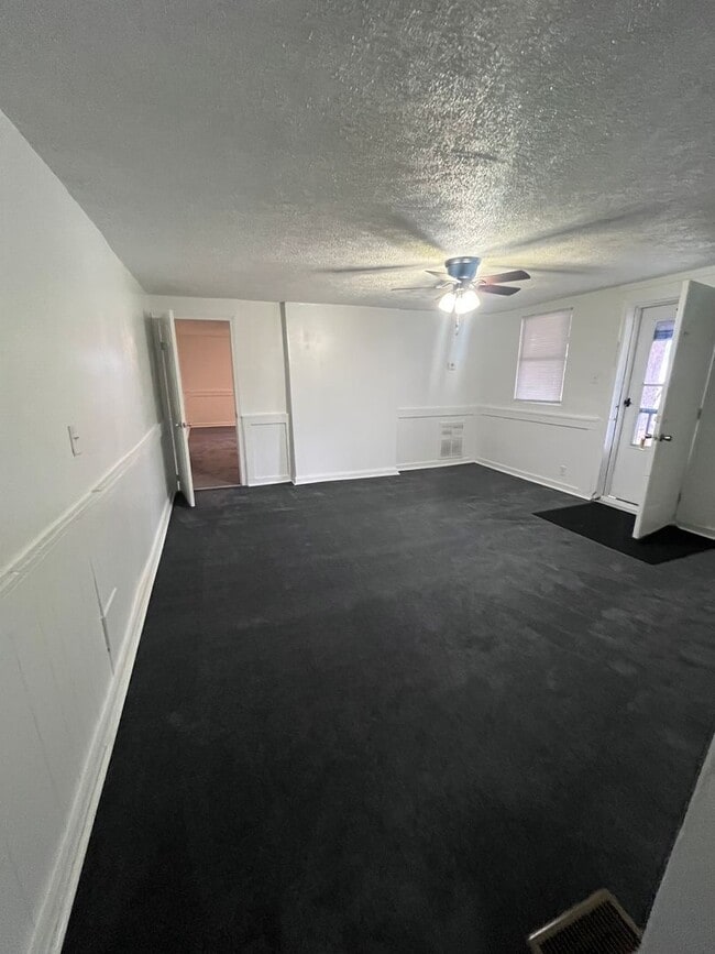 Building Photo - Second Street (112-A-B)