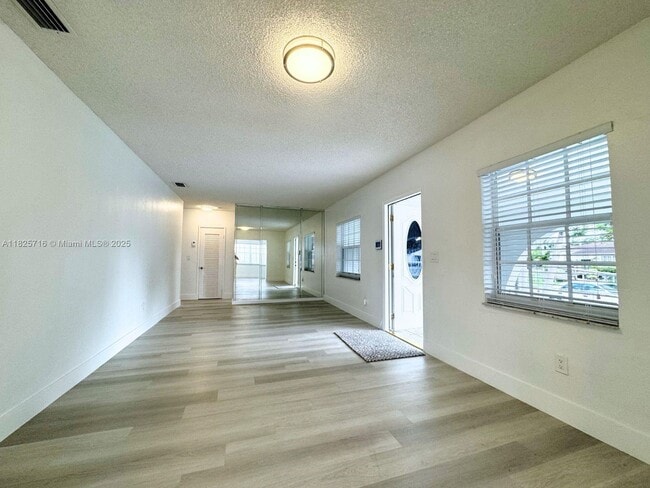 Building Photo - 115 W 37th St