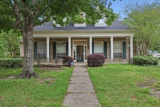 Building Photo - 4 Twin Cir Dr