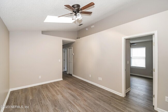 Building Photo - 5118 Somerton Ct