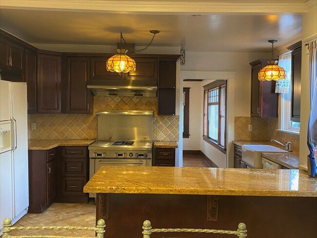 Kitchen - 1133 S 8th Ave