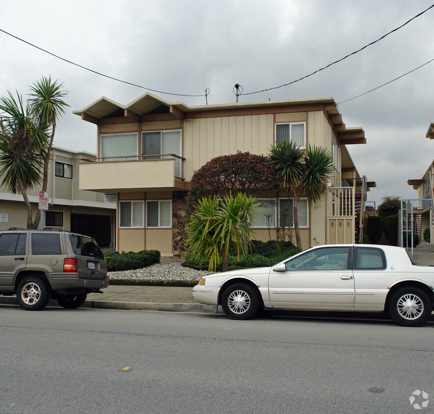 Foto del edificio - 863 Commercial Ave