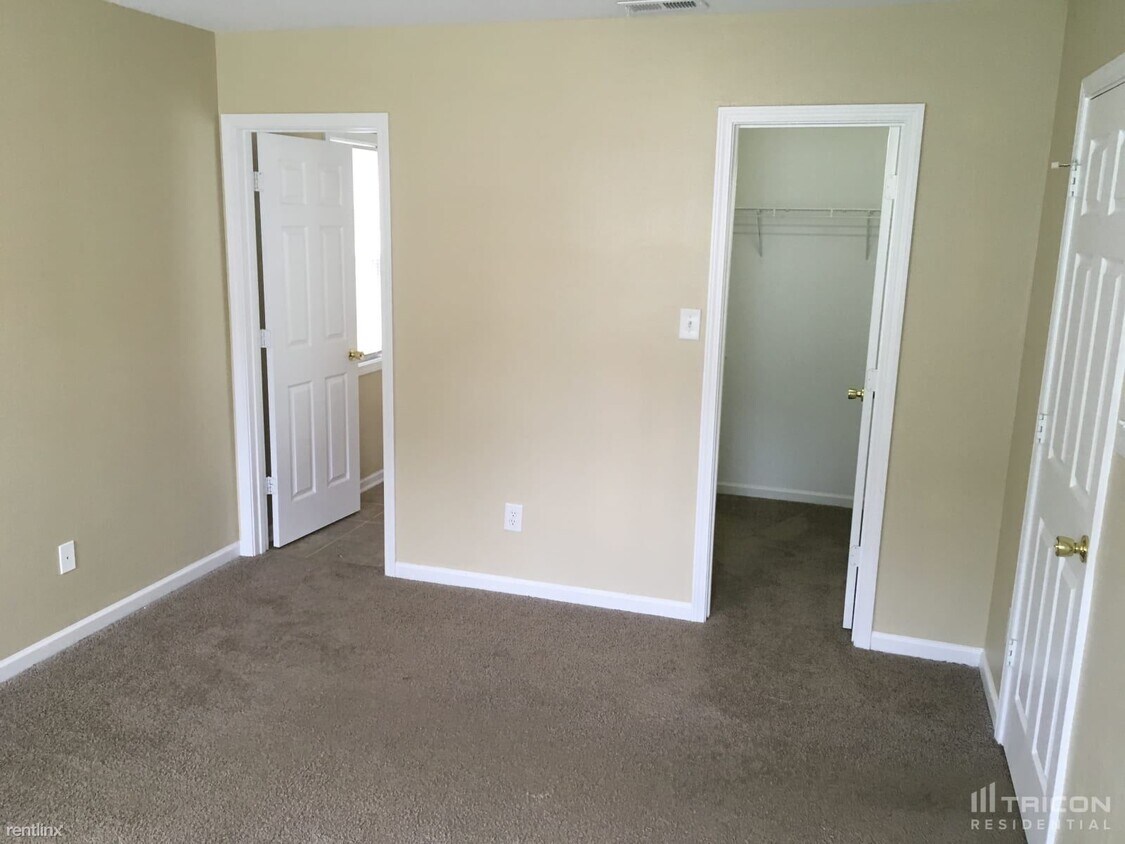 Building Photo - 10425 Hugue Way