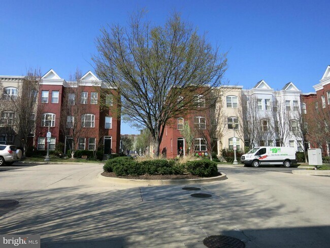 Building Photo - 1227 V St NW