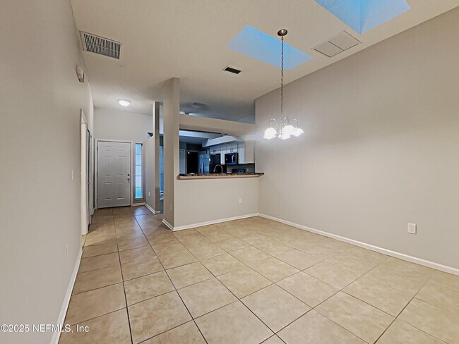 Foto del edificio - 6075 Scenic Meadow Ln