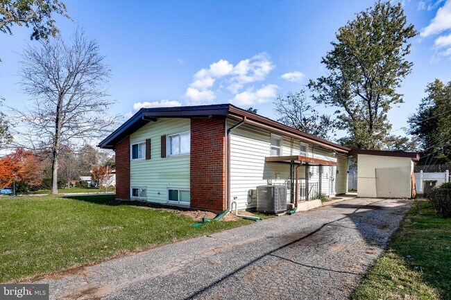 Building Photo - 4727 Three Oaks Rd