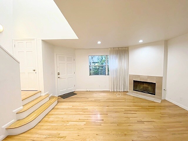 Foto del edificio - 654 Broadway St